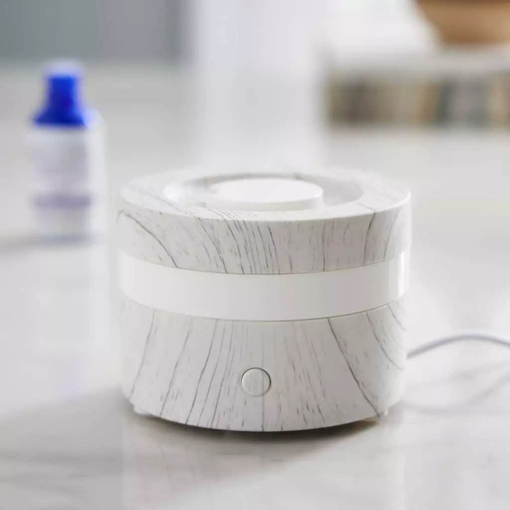 Outlet ❤️ White Wash USB Color Changing Aromatic Diffuser by Ashland® ???? 4 Outlet ❤️ White Wash USB Color Changing Aromatic Diffuser by Ashland® ???? - Image 2